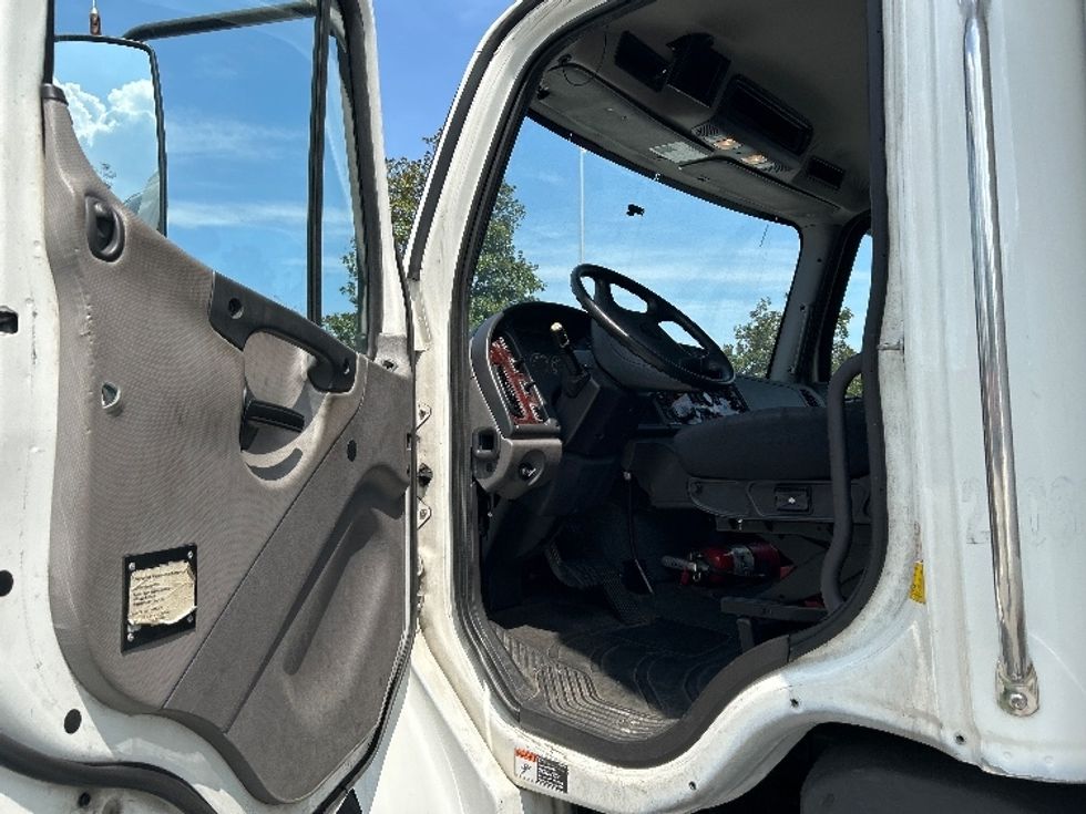 Refrigerated Truck-Light and Medium Duty Trucks-Freightliner-2019-M2-Lexington-SC-192,862\n\t\tmiles-$ 46,250 - Image 15