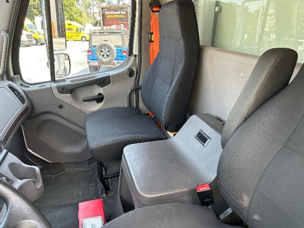 Refrigerated Truck-Light and Medium Duty Trucks-Freightliner-2019-M2-Lexington-SC-192,862\n\t\tmiles-$ 46,250 - Image 18