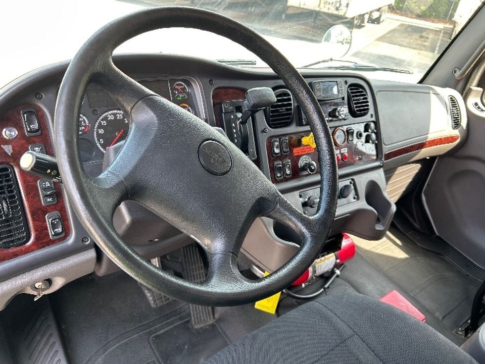 Refrigerated Truck-Light and Medium Duty Trucks-Freightliner-2019-M2-Lexington-SC-199,131\n\t\tmiles-$ 44,750 - Image 17
