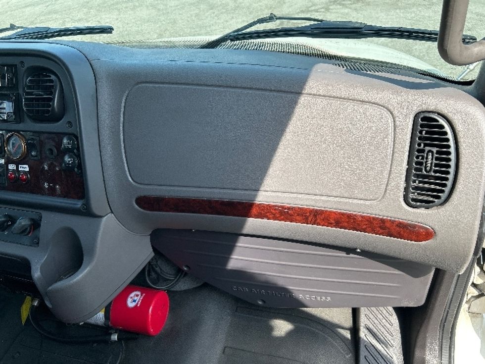 Refrigerated Truck-Light and Medium Duty Trucks-Freightliner-2019-M2-Lexington-SC-199,131\n\t\tmiles-$ 44,750 - Image 21