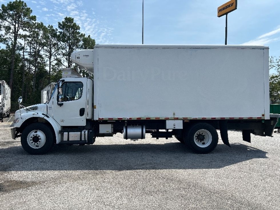 Refrigerated Truck-Light and Medium Duty Trucks-Freightliner-2019-M2-Lexington-SC-199,131\n\t\tmiles-$ 44,750 - Image 4
