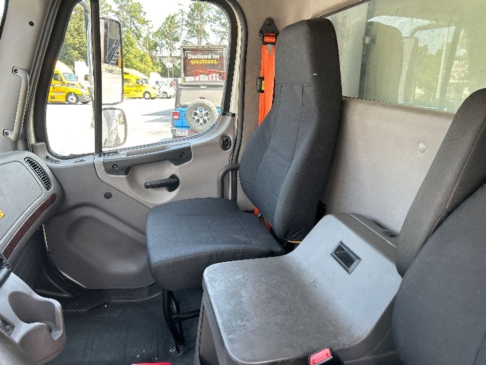 Refrigerated Truck-Light and Medium Duty Trucks-Freightliner-2019-M2-Lexington-SC-232,930\n\t\tmiles-$ 41,000 - Image 18