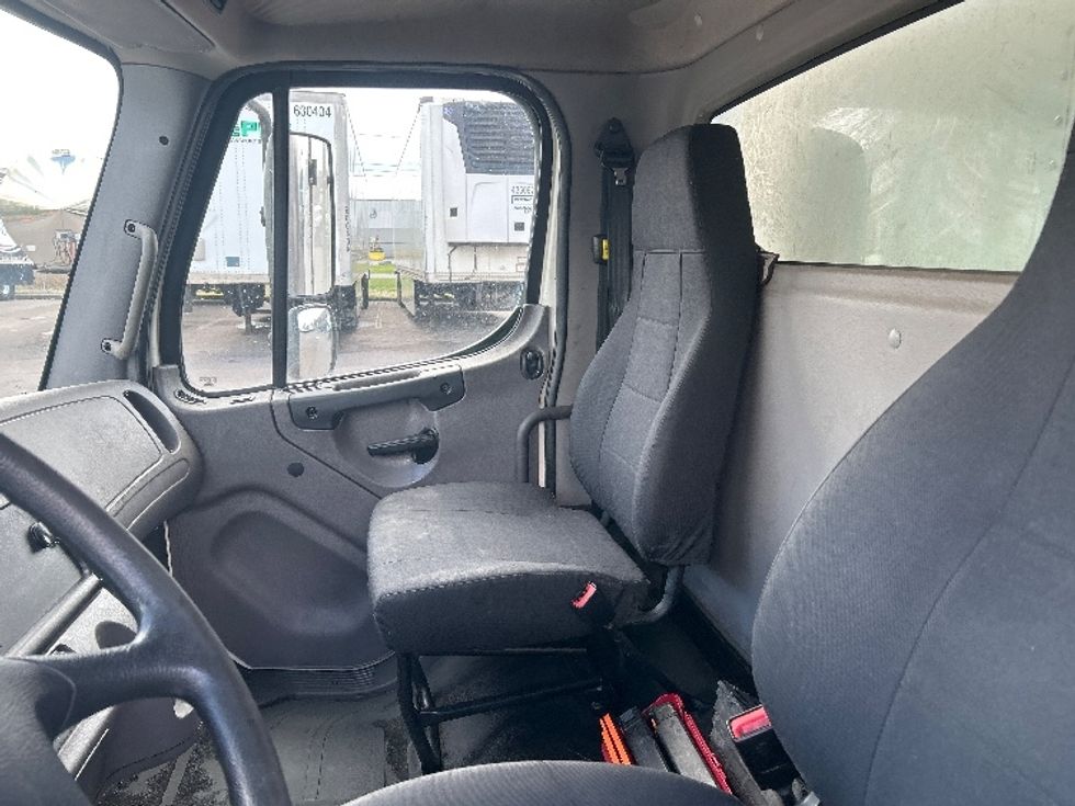 Refrigerated Truck-Light and Medium Duty Trucks-Freightliner-2019-M2-Liverpool-NY-127,549\n\t\tmiles-$ 46,500 - Image 18