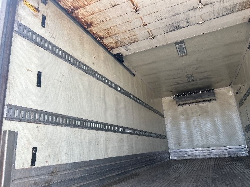 Refrigerated Truck-Light and Medium Duty Trucks-Freightliner-2019-M2-Londonderry-NH-134,099\n\t\tmiles-$ 46,500 - Image 10