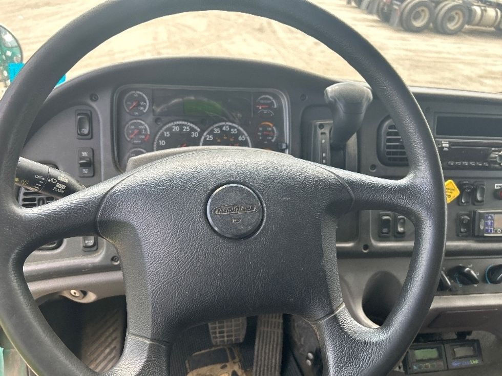 Refrigerated Truck-Light and Medium Duty Trucks-Freightliner-2019-M2-Londonderry-NH-134,099\n\t\tmiles-$ 46,500 - Image 17