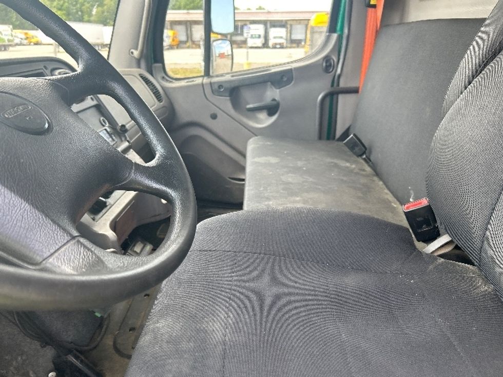 Refrigerated Truck-Light and Medium Duty Trucks-Freightliner-2019-M2-Londonderry-NH-134,099\n\t\tmiles-$ 46,500 - Image 18