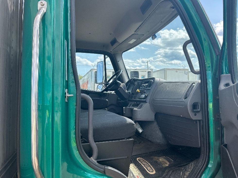 Refrigerated Truck-Light and Medium Duty Trucks-Freightliner-2019-M2-Londonderry-NH-134,099\n\t\tmiles-$ 46,500 - Image 19
