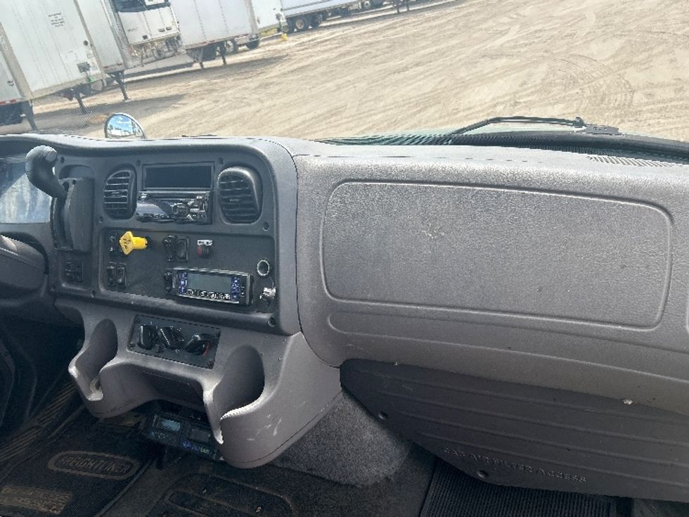 Refrigerated Truck-Light and Medium Duty Trucks-Freightliner-2019-M2-Londonderry-NH-134,099\n\t\tmiles-$ 46,500 - Image 20