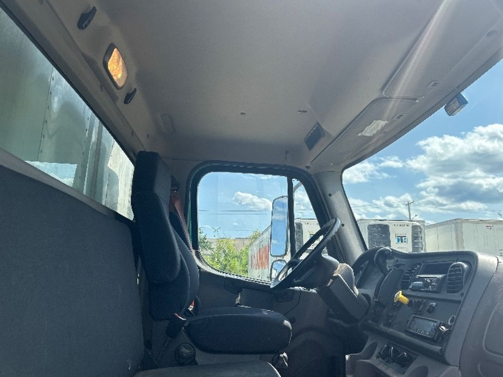 Refrigerated Truck-Light and Medium Duty Trucks-Freightliner-2019-M2-Londonderry-NH-134,099\n\t\tmiles-$ 46,500 - Image 21