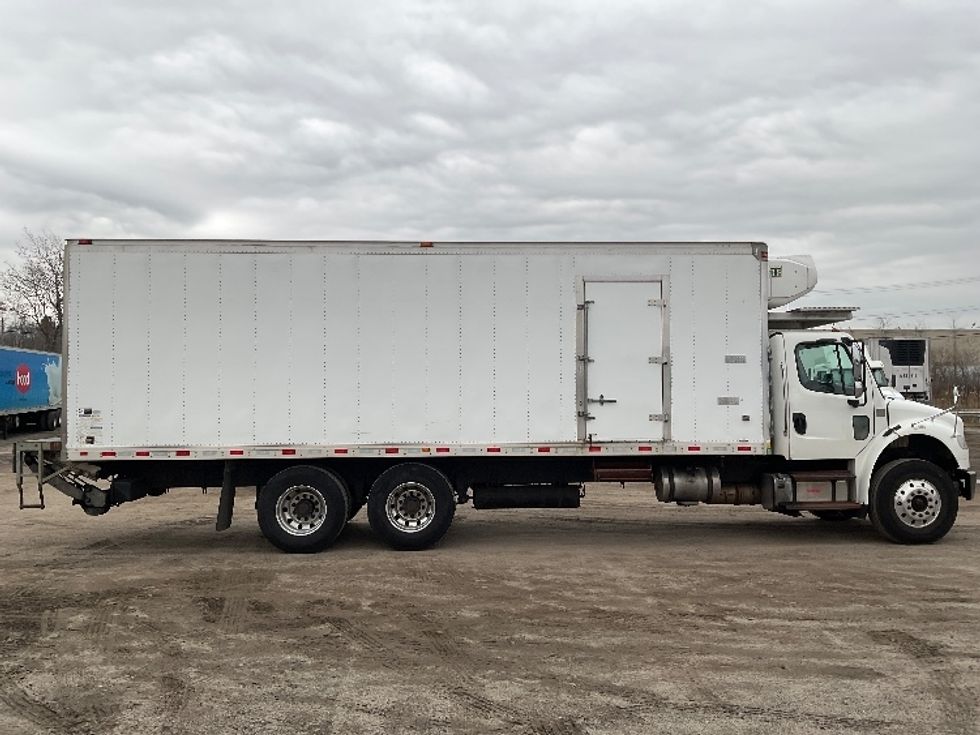 Refrigerated Truck-Light and Medium Duty Trucks-Freightliner-2019-M2-Londonderry-NH-174,488\n\t\tmiles-$ 68,000 - Image 15