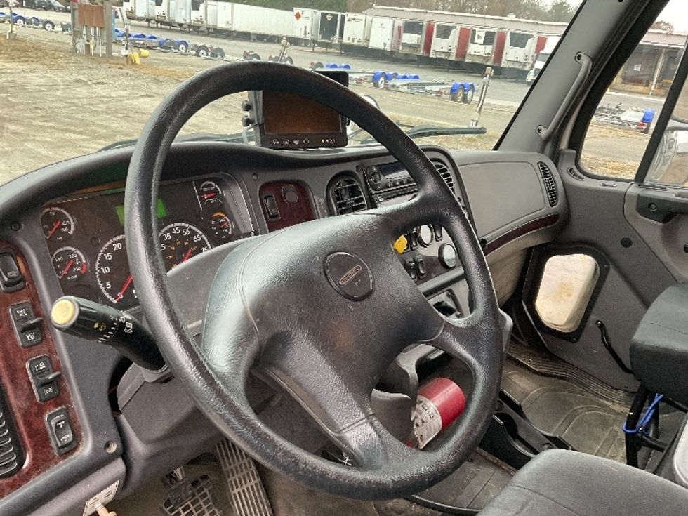 Refrigerated Truck-Light and Medium Duty Trucks-Freightliner-2019-M2-Londonderry-NH-174,488\n\t\tmiles-$ 68,000 - Image 17