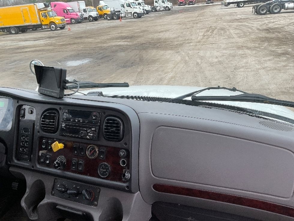 Refrigerated Truck-Light and Medium Duty Trucks-Freightliner-2019-M2-Londonderry-NH-174,488\n\t\tmiles-$ 68,000 - Image 21