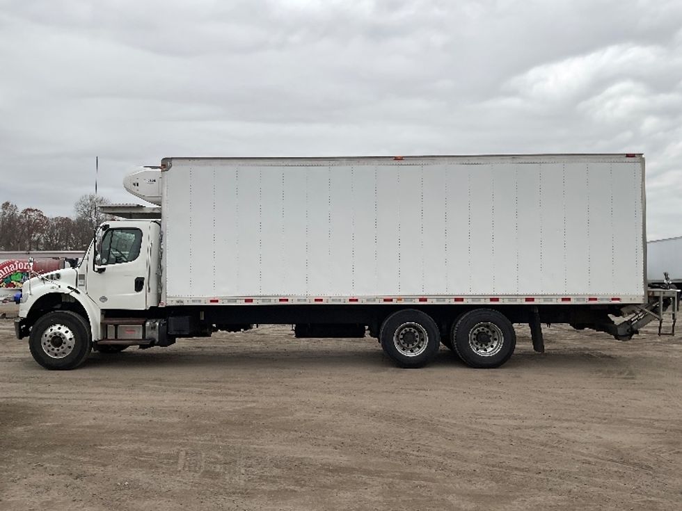 Refrigerated Truck-Light and Medium Duty Trucks-Freightliner-2019-M2-Londonderry-NH-174,488\n\t\tmiles-$ 68,000 - Image 4