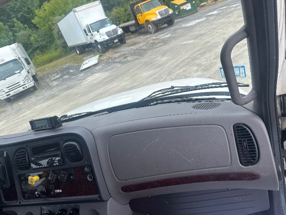 Refrigerated Truck-Light and Medium Duty Trucks-Freightliner-2019-M2-Londonderry-NH-223,117\n\t\tmiles-$ 42,500 - Image 21