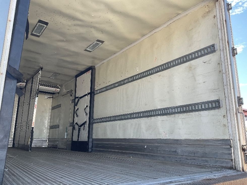 Refrigerated Truck-Light and Medium Duty Trucks-Freightliner-2019-M2-Londonderry-NH-290,187\n\t\tmiles-$ 25,750 - Image 12