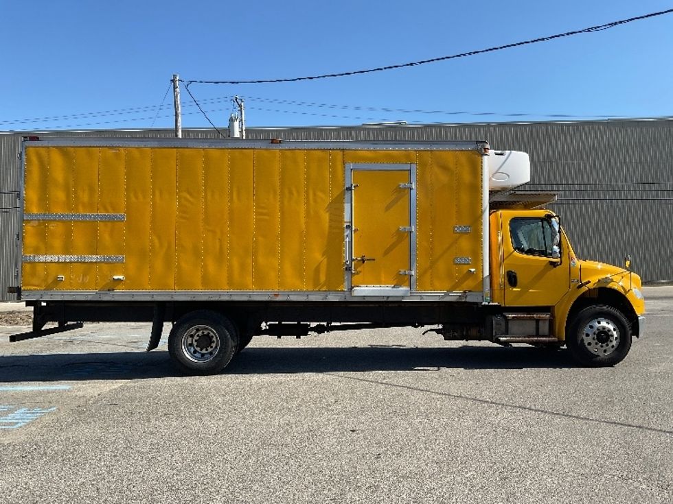Refrigerated Truck-Light and Medium Duty Trucks-Freightliner-2019-M2-Londonderry-NH-290,187\n\t\tmiles-$ 25,750 - Image 15