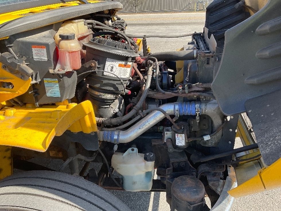 Refrigerated Truck-Light and Medium Duty Trucks-Freightliner-2019-M2-Londonderry-NH-290,187\n\t\tmiles-$ 25,750 - Image 23