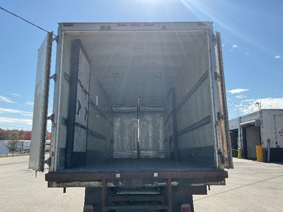 Refrigerated Truck-Light and Medium Duty Trucks-Freightliner-2019-M2-Londonderry-NH-290,187\n\t\tmiles-$ 25,750 - Image 8
