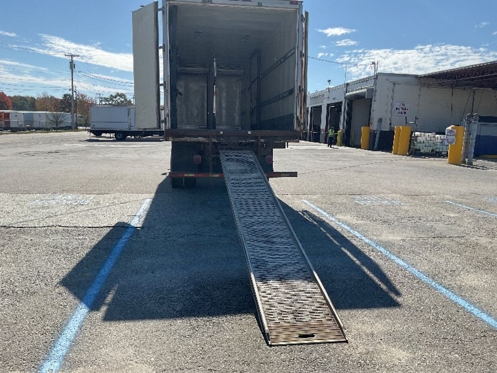 Refrigerated Truck-Light and Medium Duty Trucks-Freightliner-2019-M2-Londonderry-NH-290,187\n\t\tmiles-$ 25,750 - Image 9