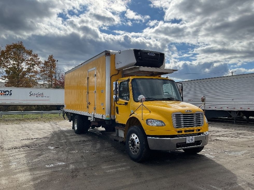 Refrigerated Truck-Light and Medium Duty Trucks-Freightliner-2019-M2-Londonderry-NH-307,605\n\t\tmiles-$ 27,500 - Image 1
