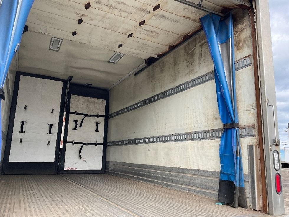 Refrigerated Truck-Light and Medium Duty Trucks-Freightliner-2019-M2-Londonderry-NH-307,605\n\t\tmiles-$ 27,500 - Image 12