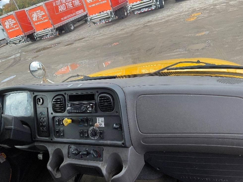 Refrigerated Truck-Light and Medium Duty Trucks-Freightliner-2019-M2-Londonderry-NH-307,605\n\t\tmiles-$ 27,500 - Image 21
