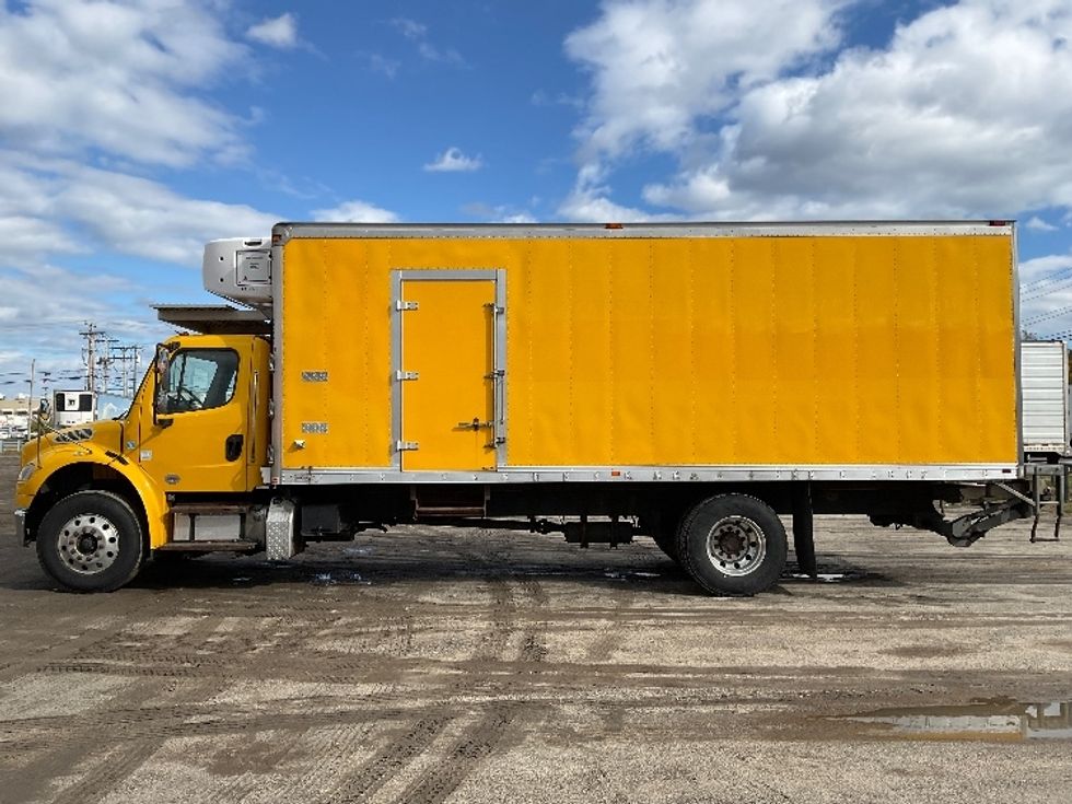 Refrigerated Truck-Light and Medium Duty Trucks-Freightliner-2019-M2-Londonderry-NH-307,605\n\t\tmiles-$ 27,500 - Image 4