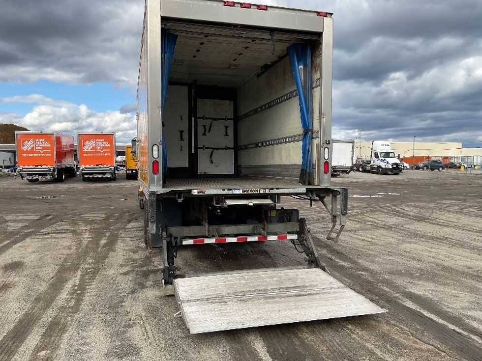 Refrigerated Truck-Light and Medium Duty Trucks-Freightliner-2019-M2-Londonderry-NH-307,605\n\t\tmiles-$ 27,500 - Image 9