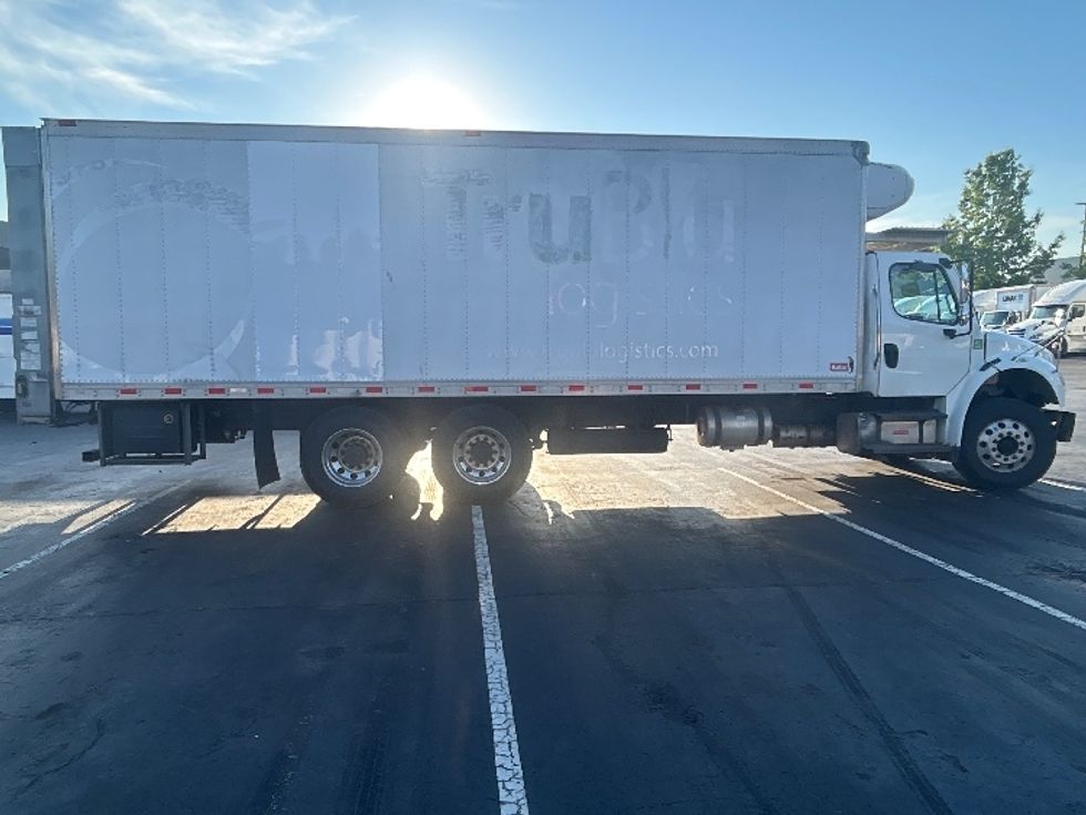 Refrigerated Truck-Light and Medium Duty Trucks-Freightliner-2019-M2-Louisville-KY-352,949\n\t\tmiles-$ 33,500 - Image 15