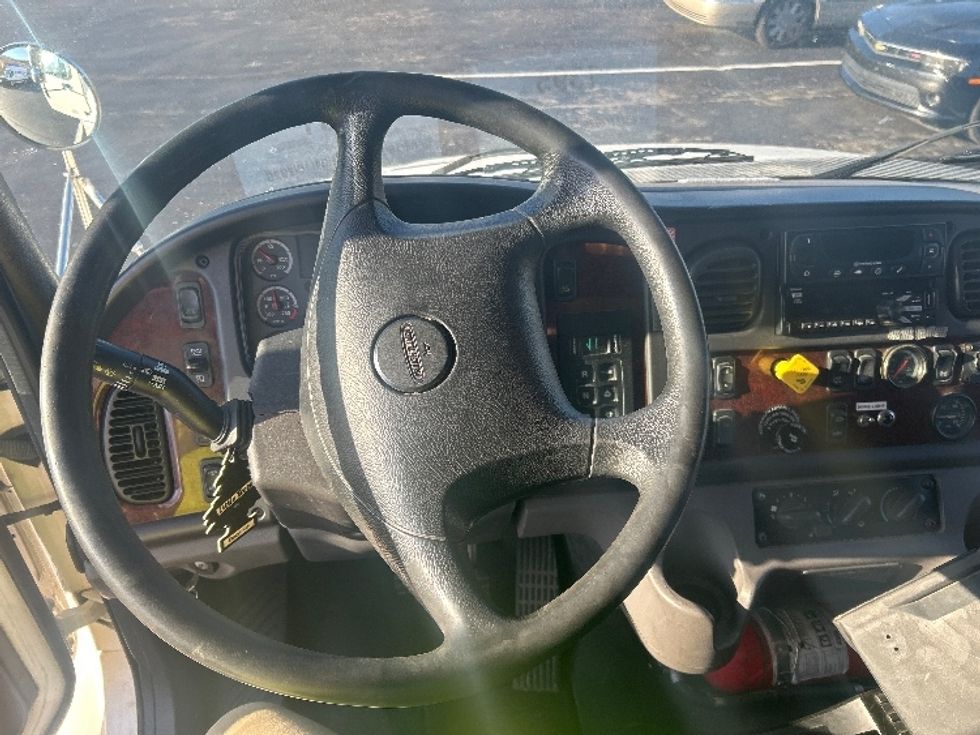 Refrigerated Truck-Light and Medium Duty Trucks-Freightliner-2019-M2-Louisville-KY-352,949\n\t\tmiles-$ 33,500 - Image 17