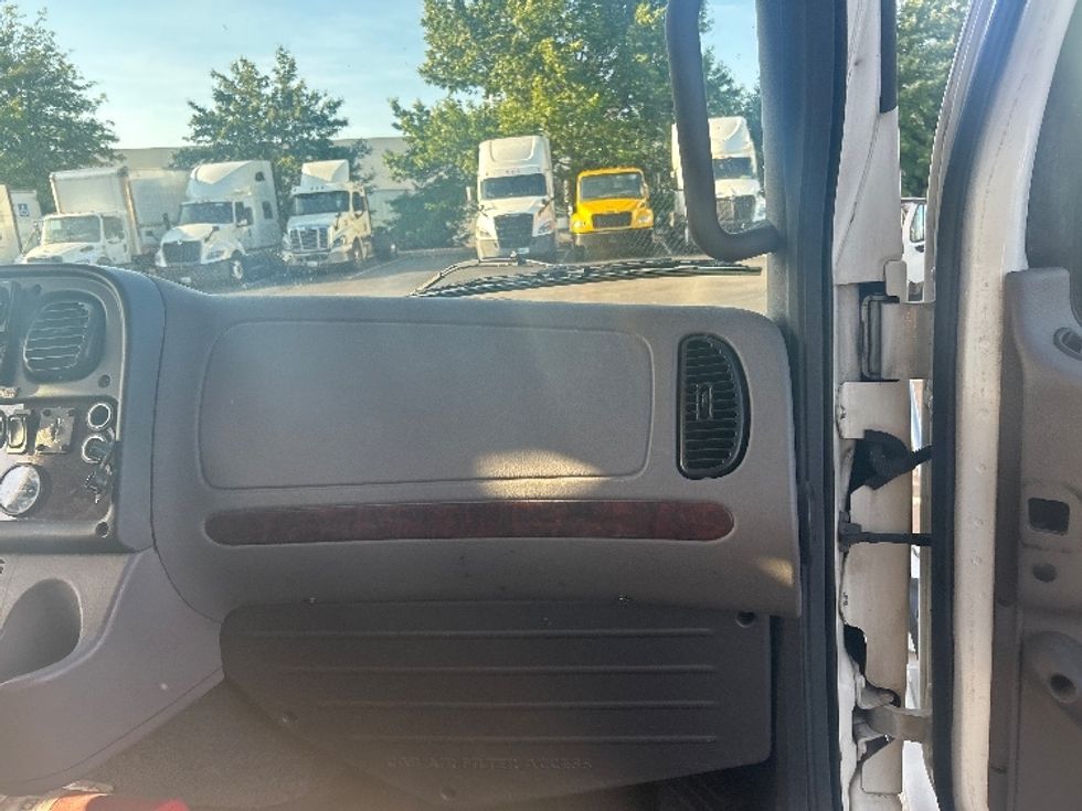 Refrigerated Truck-Light and Medium Duty Trucks-Freightliner-2019-M2-Louisville-KY-352,949\n\t\tmiles-$ 33,500 - Image 21