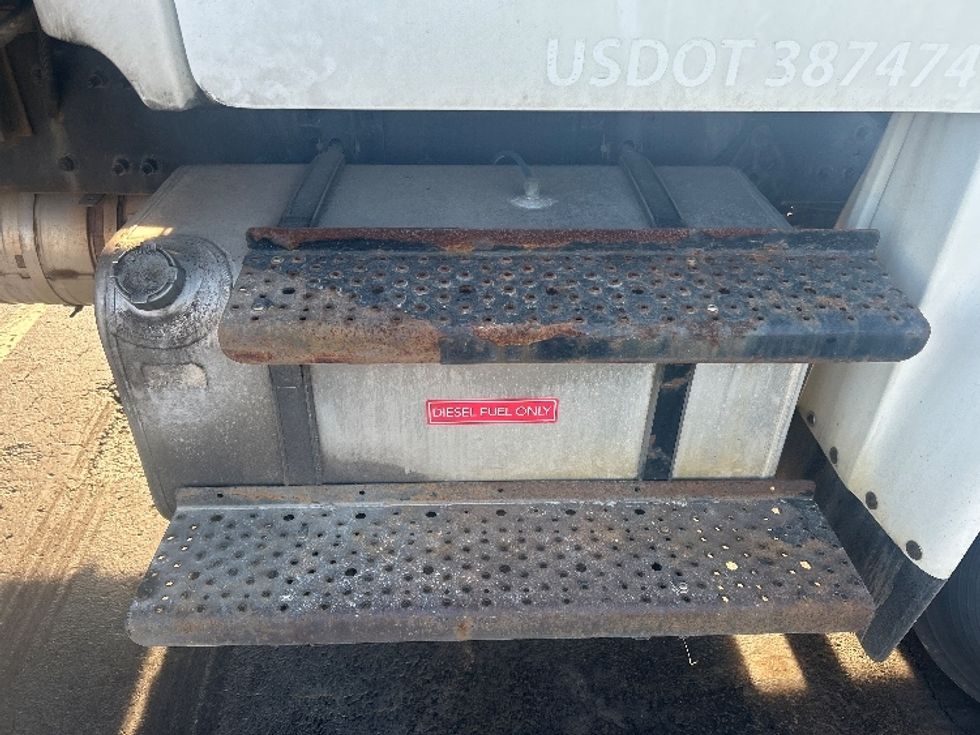 Refrigerated Truck-Light and Medium Duty Trucks-Freightliner-2019-M2-Louisville-KY-352,949\n\t\tmiles-$ 33,500 - Image 29