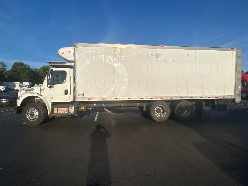 Refrigerated Truck-Light and Medium Duty Trucks-Freightliner-2019-M2-Louisville-KY-352,949\n\t\tmiles-$ 33,500 - Image 4