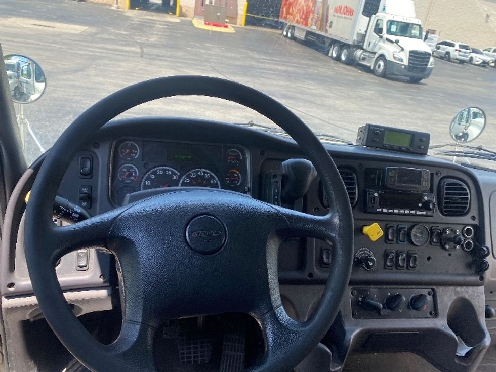 Refrigerated Truck-Light and Medium Duty Trucks-Freightliner-2019-M2-Louisville-KY-354,249\n\t\tmiles-$ 22,250 - Image 17