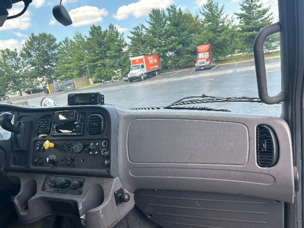 Refrigerated Truck-Light and Medium Duty Trucks-Freightliner-2019-M2-Louisville-KY-354,249\n\t\tmiles-$ 22,250 - Image 20