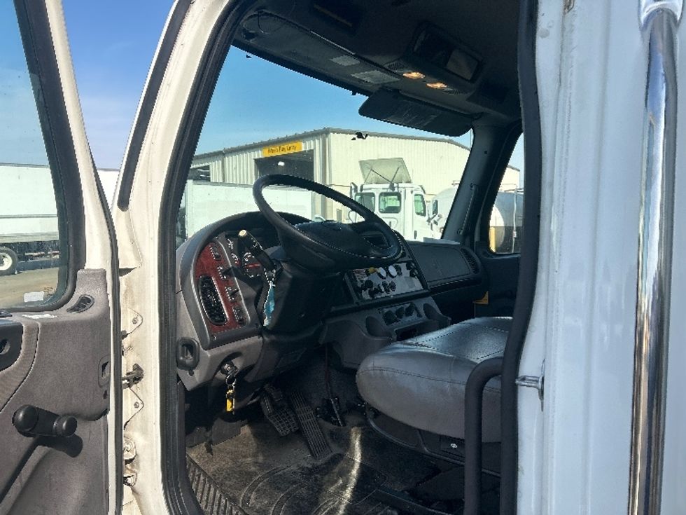 Refrigerated Truck-Light and Medium Duty Trucks-Freightliner-2019-M2-Mebane-NC-187,857\n\t\tmiles-$ 64,500 - Image 16