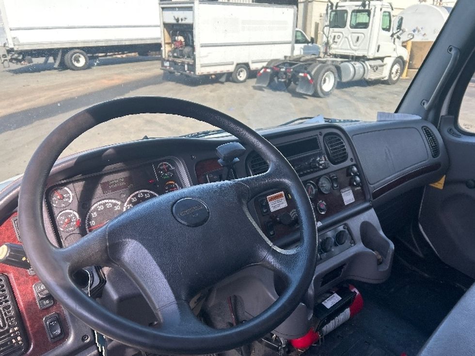 Refrigerated Truck-Light and Medium Duty Trucks-Freightliner-2019-M2-Mebane-NC-187,857\n\t\tmiles-$ 64,500 - Image 17