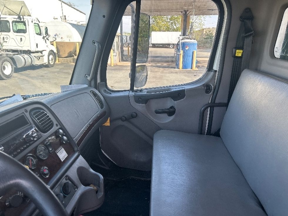 Refrigerated Truck-Light and Medium Duty Trucks-Freightliner-2019-M2-Mebane-NC-187,857\n\t\tmiles-$ 64,500 - Image 19