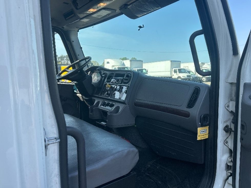 Refrigerated Truck-Light and Medium Duty Trucks-Freightliner-2019-M2-Mebane-NC-187,857\n\t\tmiles-$ 64,500 - Image 20