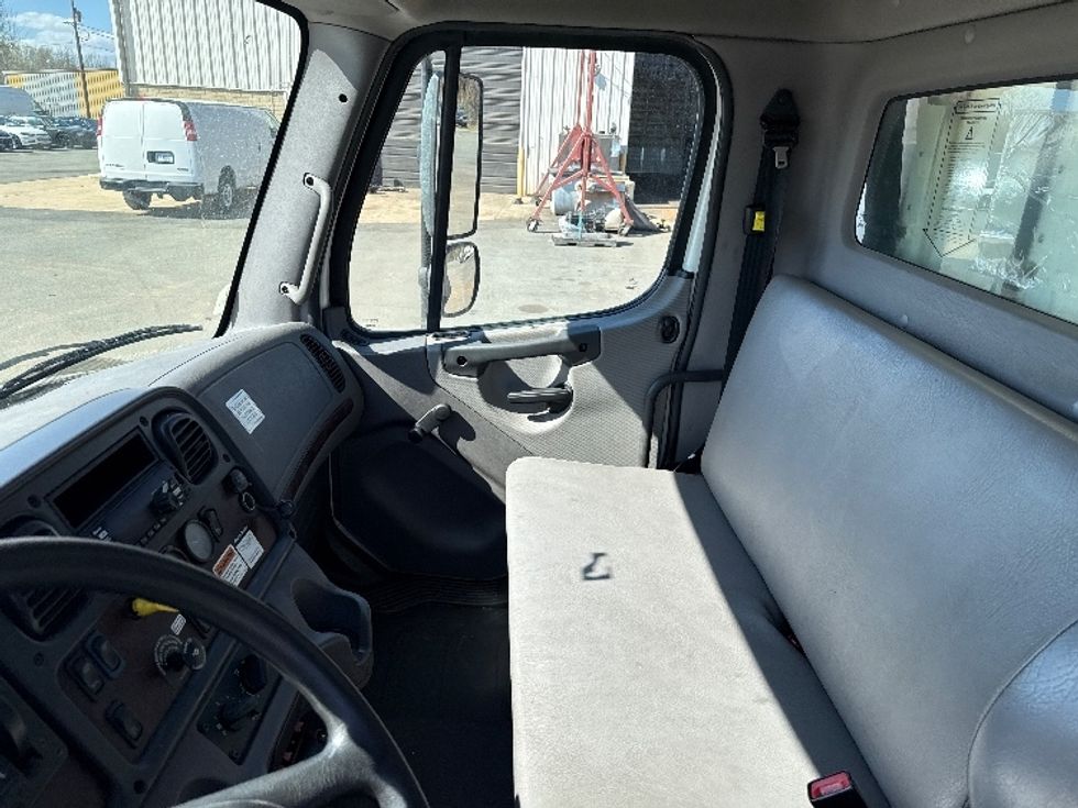 Refrigerated Truck-Light and Medium Duty Trucks-Freightliner-2019-M2-Mebane-NC-212,000\n\t\tmiles-$ 60,500 - Image 19