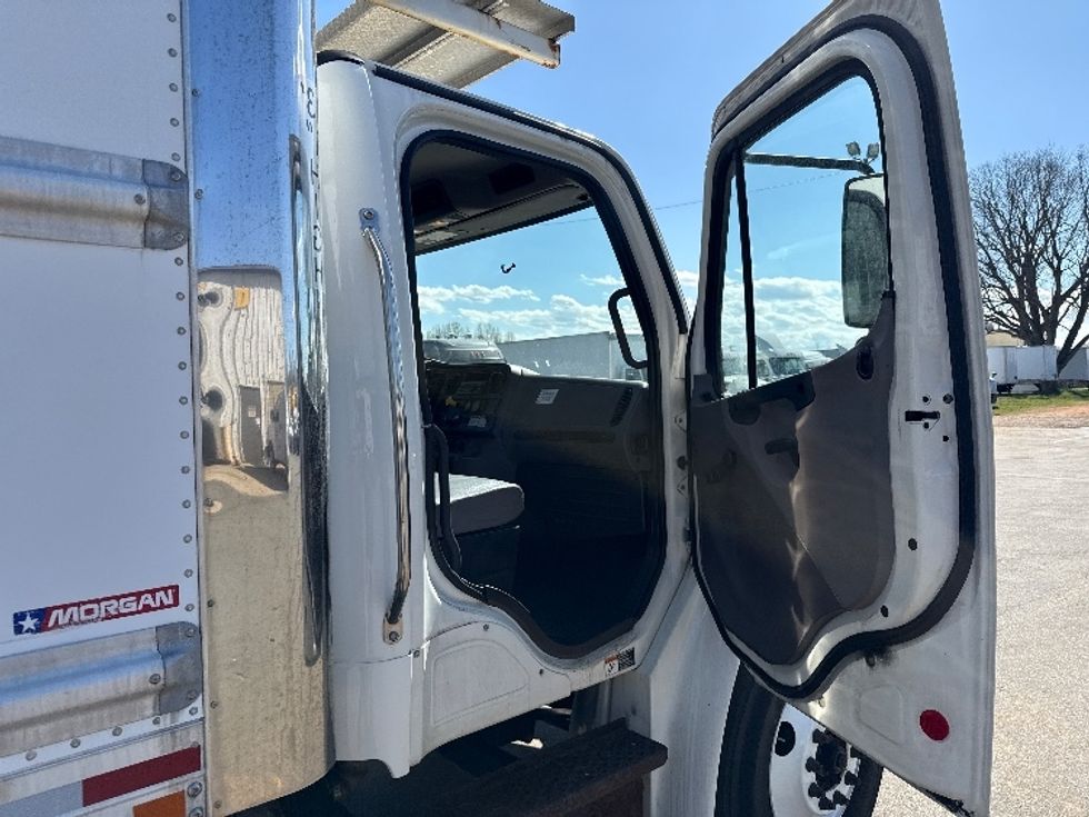 Refrigerated Truck-Light and Medium Duty Trucks-Freightliner-2019-M2-Mebane-NC-212,000\n\t\tmiles-$ 60,500 - Image 20