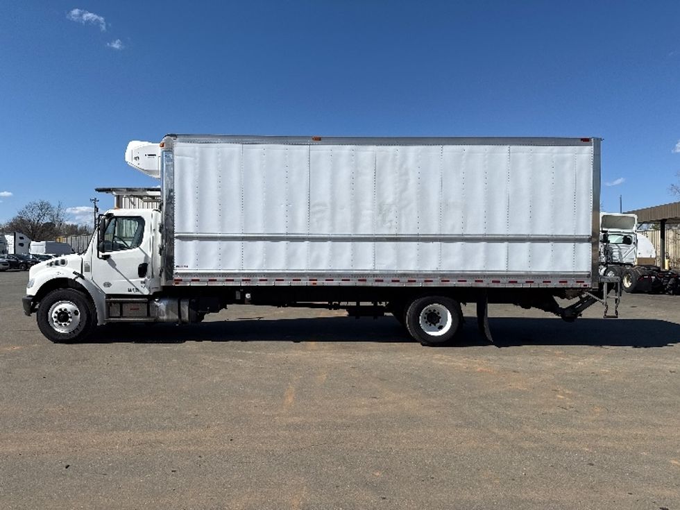 Refrigerated Truck-Light and Medium Duty Trucks-Freightliner-2019-M2-Mebane-NC-212,000\n\t\tmiles-$ 60,500 - Image 4