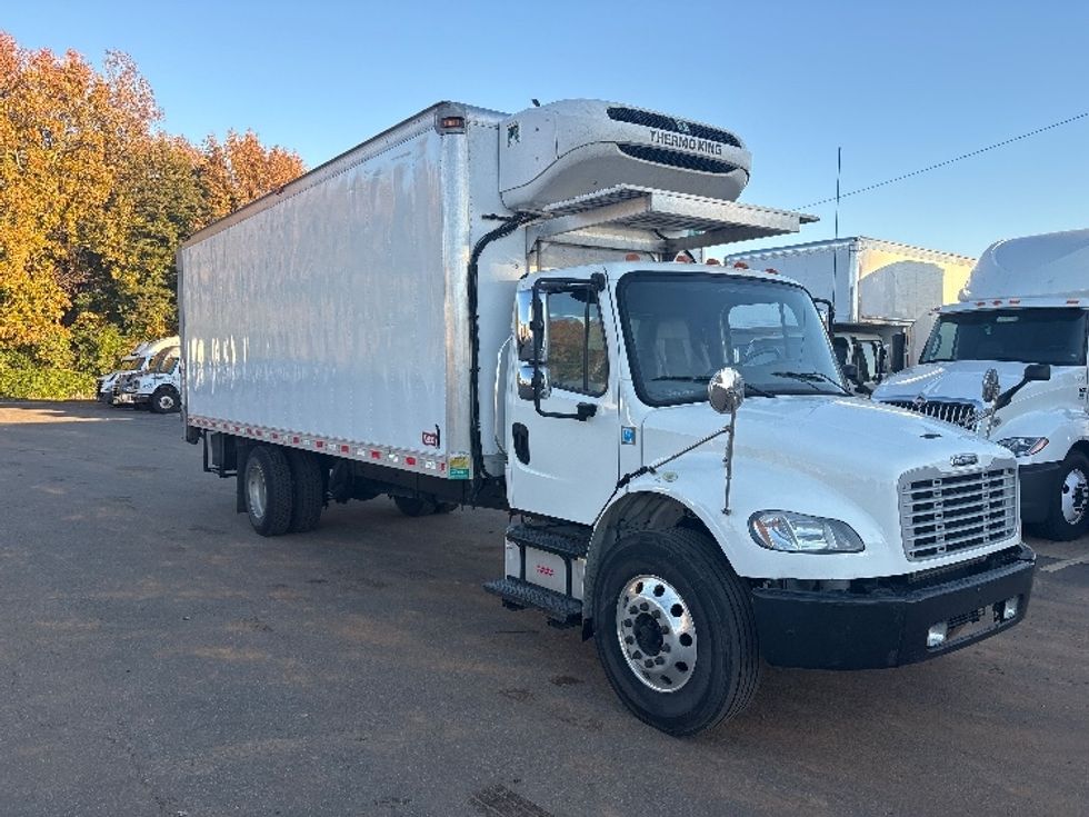 Refrigerated Truck-Light and Medium Duty Trucks-Freightliner-2019-M2-Mebane-NC-321,558\n\t\tmiles-$ 28,750 - Image 1