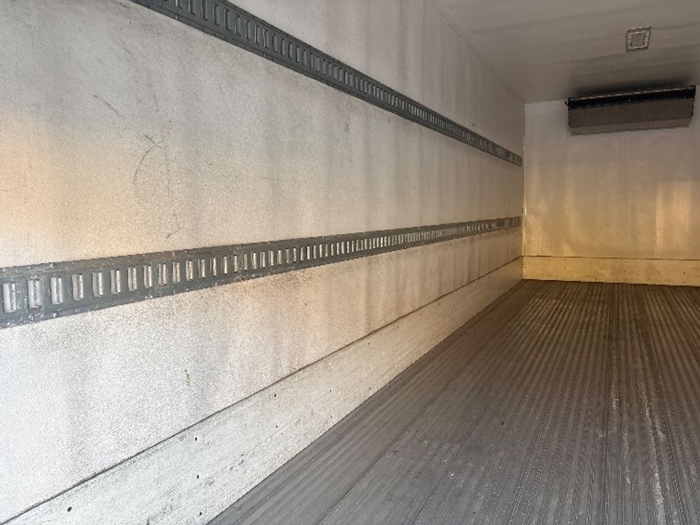 Refrigerated Truck-Light and Medium Duty Trucks-Freightliner-2019-M2-Mebane-NC-321,558\n\t\tmiles-$ 28,750 - Image 11