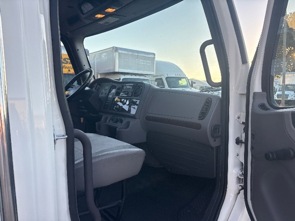 Refrigerated Truck-Light and Medium Duty Trucks-Freightliner-2019-M2-Mebane-NC-321,558\n\t\tmiles-$ 28,750 - Image 20