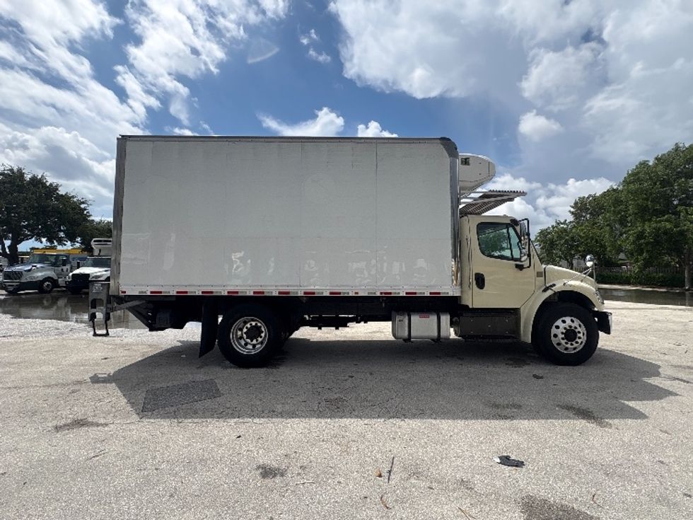 Refrigerated Truck-Light and Medium Duty Trucks-Freightliner-2019-M2-Medley-FL-174,778\n\t\tmiles-$ 48,500 - Image 15