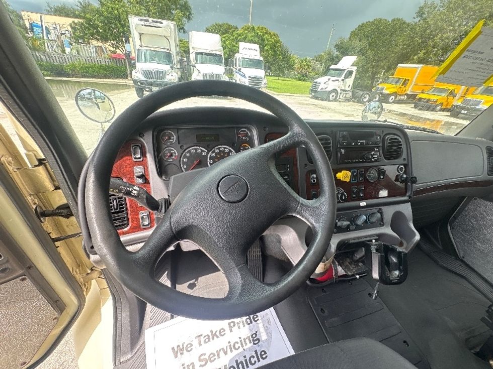 Refrigerated Truck-Light and Medium Duty Trucks-Freightliner-2019-M2-Medley-FL-174,778\n\t\tmiles-$ 48,500 - Image 18