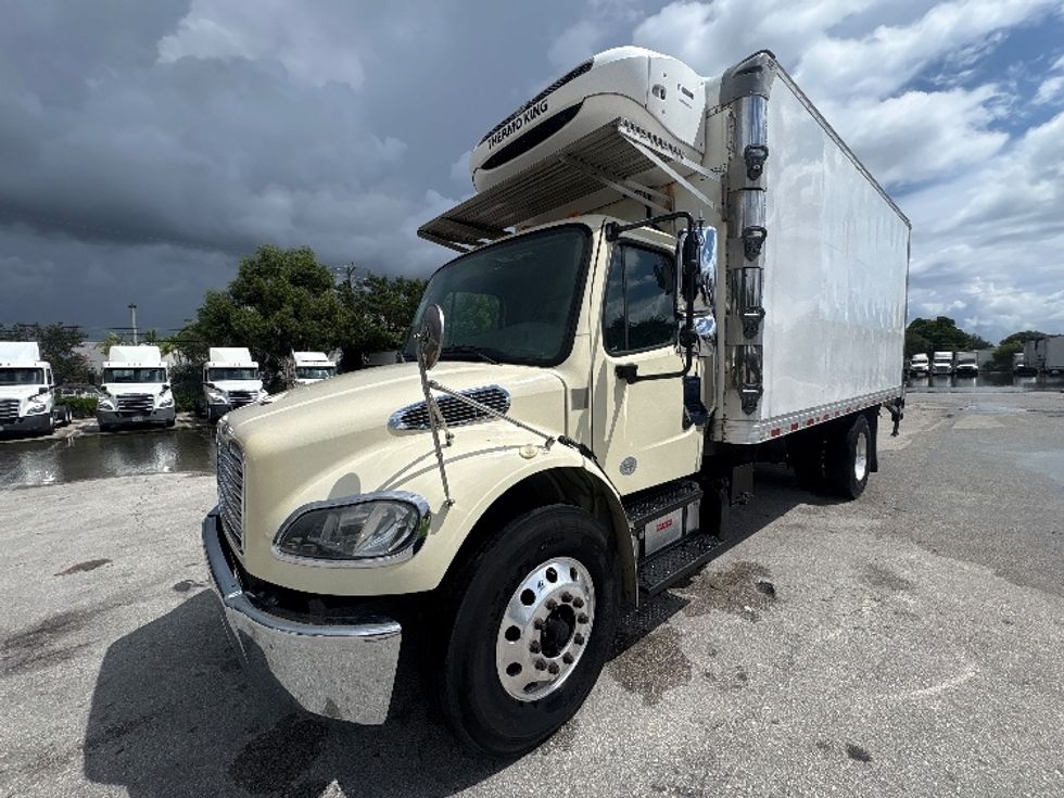 Refrigerated Truck-Light and Medium Duty Trucks-Freightliner-2019-M2-Medley-FL-174,778\n\t\tmiles-$ 48,500 - Image 3