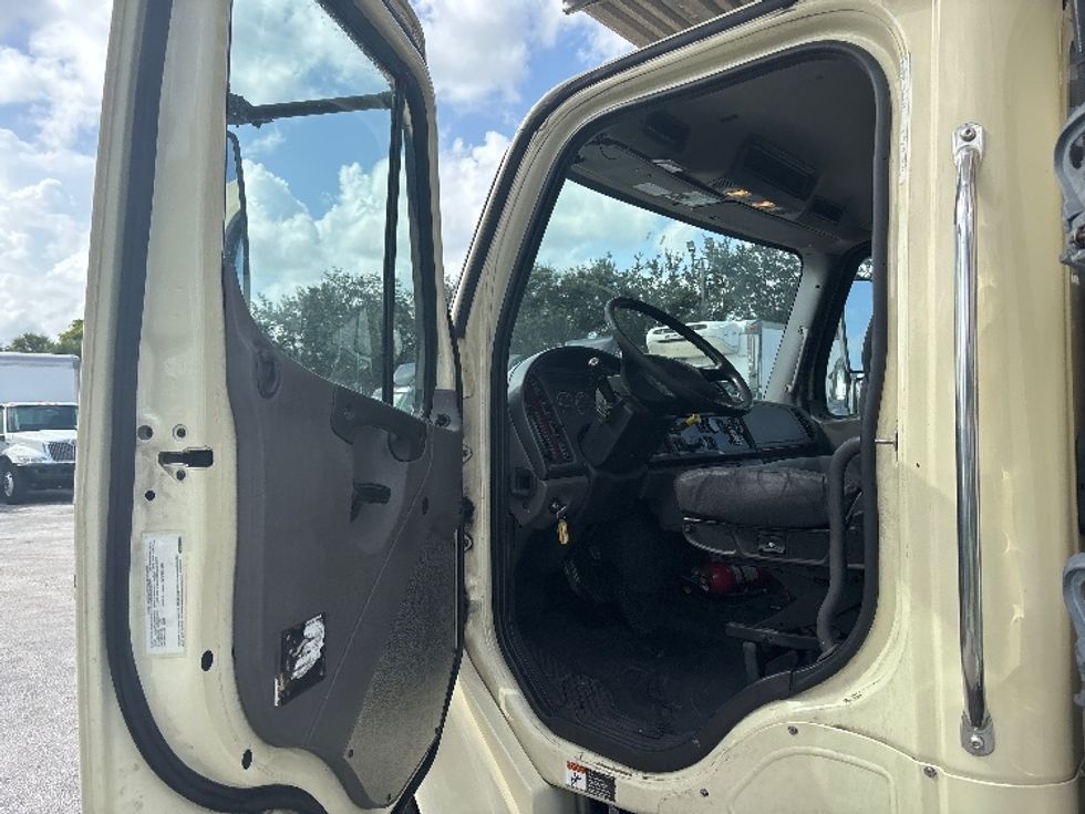 Refrigerated Truck-Light and Medium Duty Trucks-Freightliner-2019-M2-Medley-FL-237,342\n\t\tmiles-$ 41,250 - Image 14