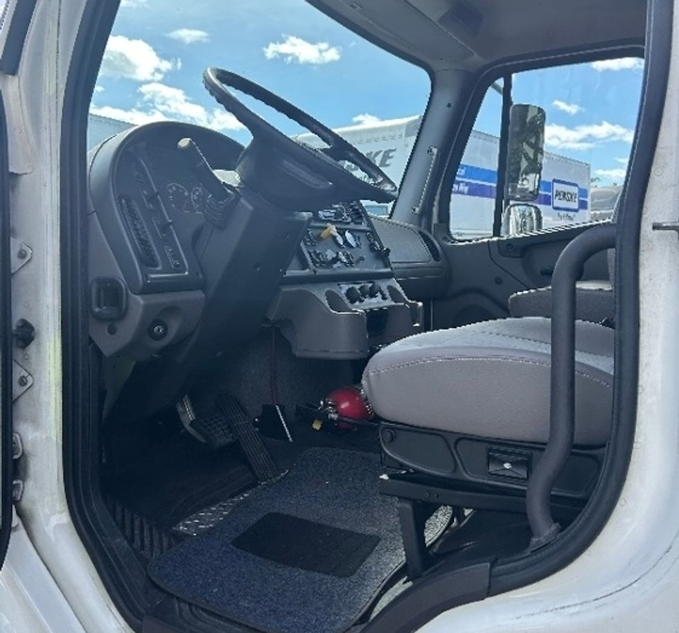 Refrigerated Truck-Light and Medium Duty Trucks-Freightliner-2019-M2-Medley-FL-240,440\n\t\tmiles-$ 38,500 - Image 15